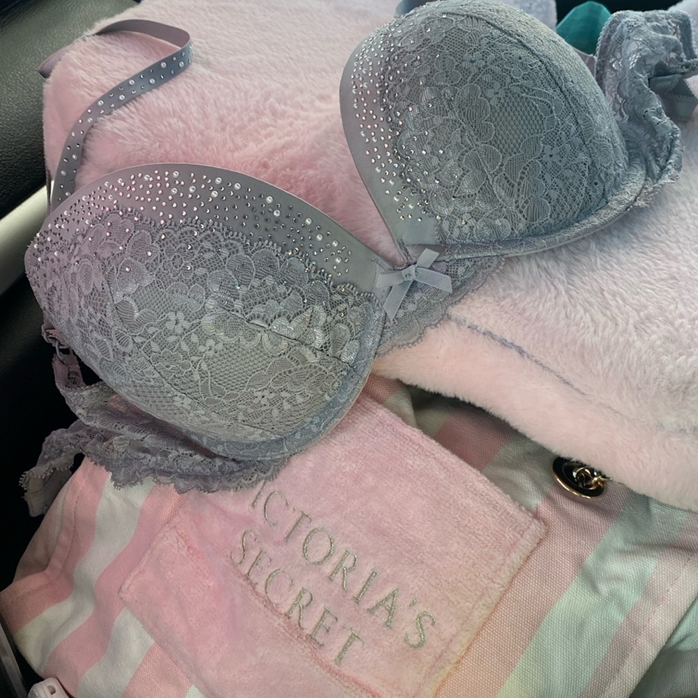 Dream Angels push up bra🤍it’s 34DD in size